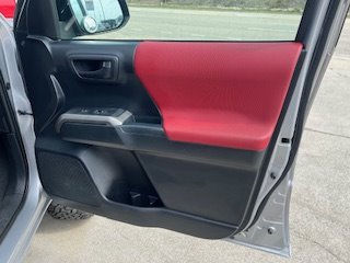 2018 Toyota Tacoma SR5 - Photo 14